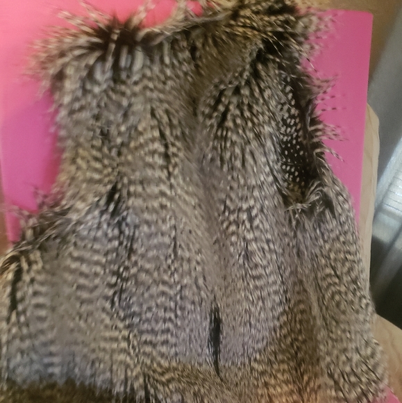Guess fur vest - Picture 4 of 5